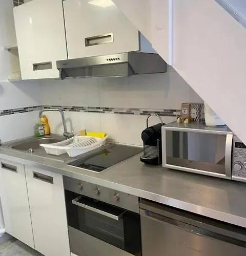 Au Port D'agde Proche Des آجد